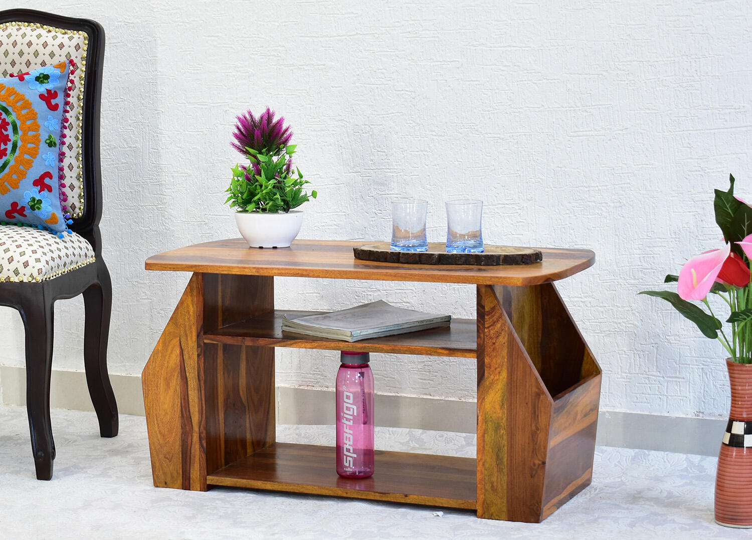 Bella Side Table/Magazine Rack